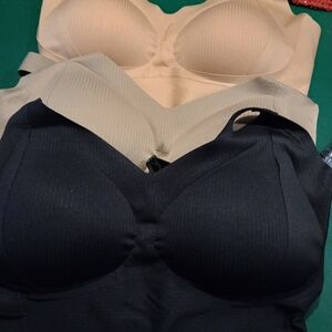 3 Women's Seamless Bras. Black and Tan And Coffe. Size 2xl Fits Various Sizes